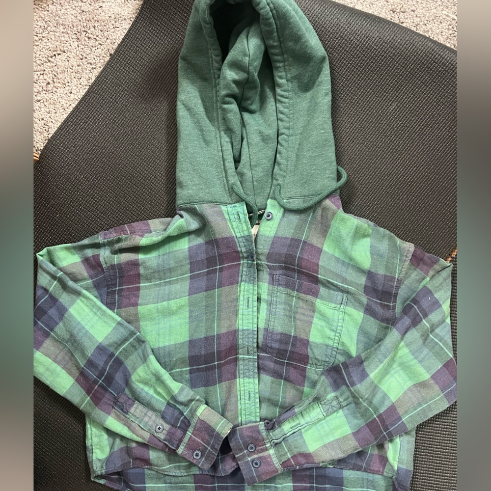 American eagle lightweight flannel crop top jacket
